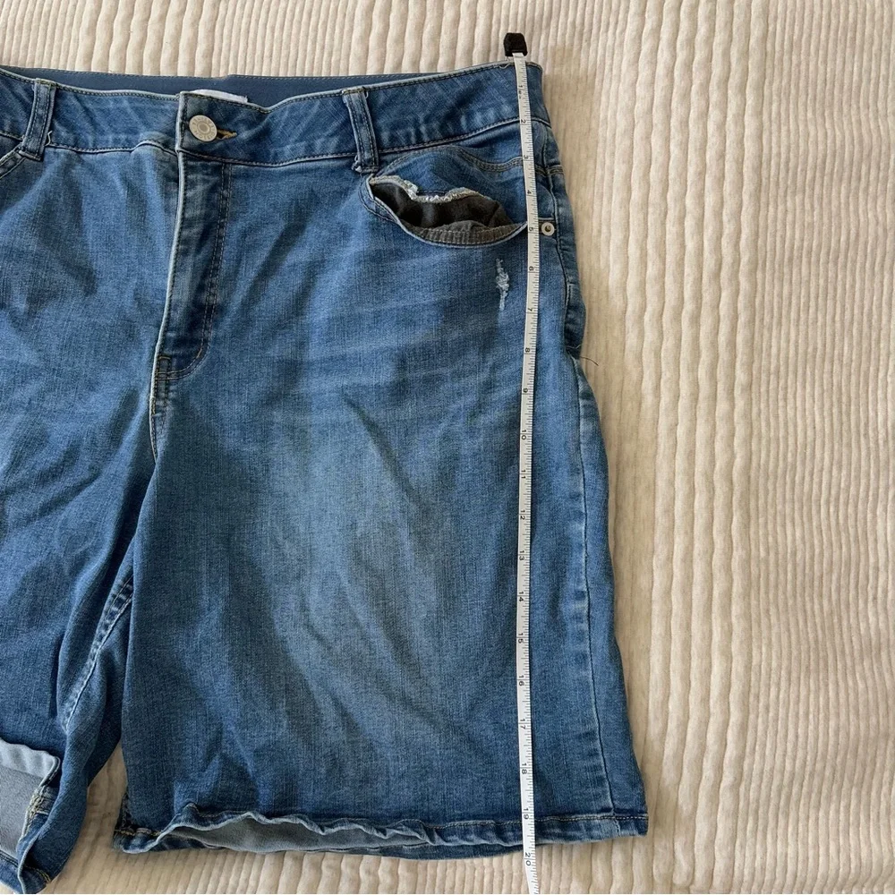 Gibson Latimer Jean Shorts Stretch Waist Light Distressing Women’s 18‎